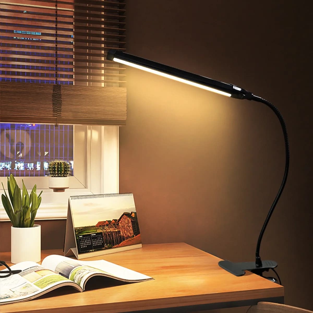 Luminária de Mesa LED com Clip USB para Leitura e Estudo